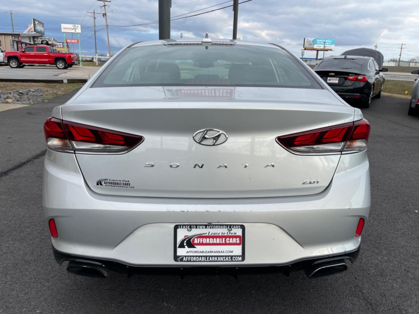 2018 Silver Hyundai Sonata (5NPE34AB4JH) with an 4-Cyl, 2.0 Turbo engine, Auto, 8-Spd Shiftronic transmission, located at 8008 Warden Rd, Sherwood, AR, 72120, (501) 801-6100, 34.830078, -92.186684 - Photo#6